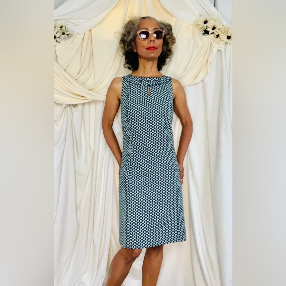 ANN TAYLOR ROUND COLLAR RETRO/MODERNIZED SHEATH DRESS